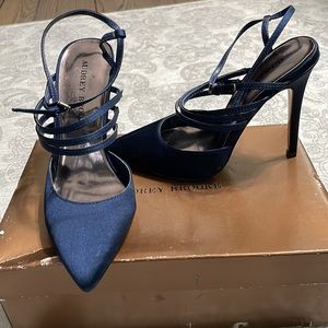Navy Blue, high heel, covered toe dress shoes. Size 5 1/2